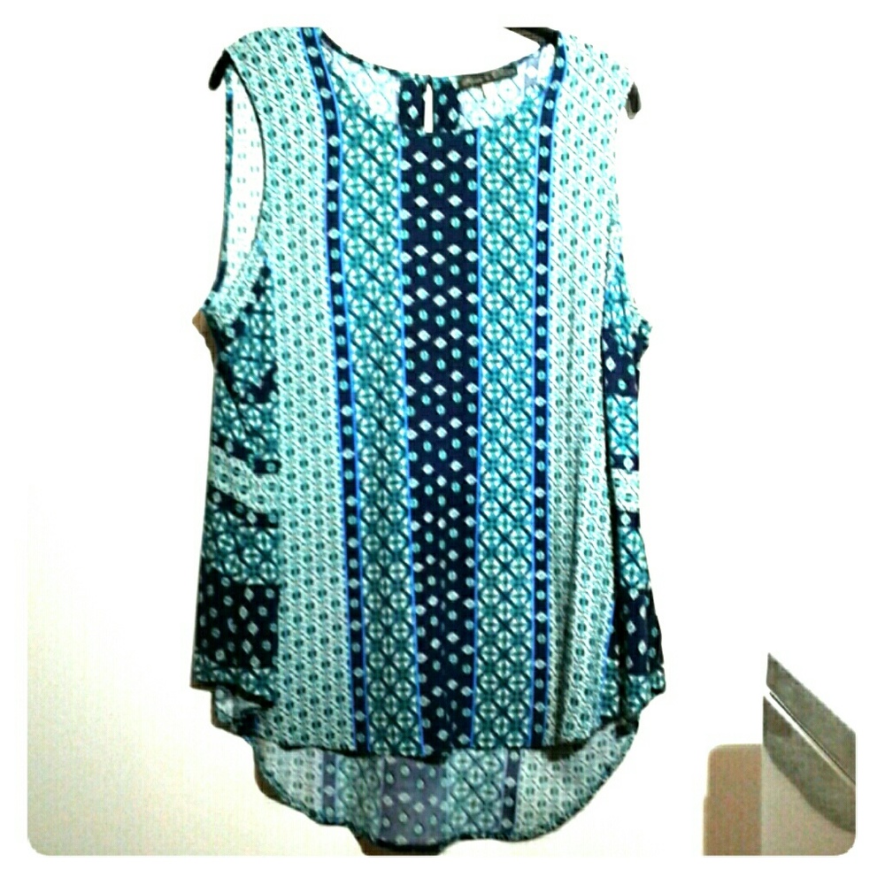 ROSE & OLIVE   Sleeveless Tunic sz 1X  Bust 46"